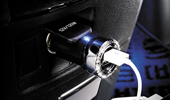 D.A.D デュアルUSBソケット