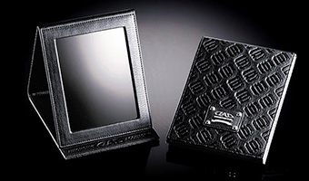 D.A.D スタンドアップミラー タイプ モノグラムレザー【HA150】