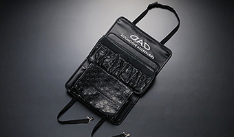 DAD GARSON バイザーカバー　モノグラム D.A.D サンバイザーカバー タイプ モノグラムレザー | サン