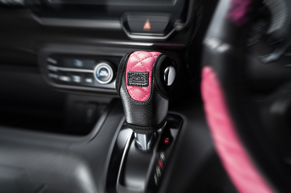 D.A.D LEATHER SHIFT KNOB COVER TYPE QUILTING PINK【 汎用タイプAT車用 】
