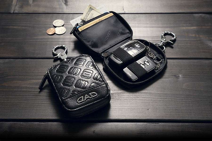 D.A.D HANASENAI SMART KEY CASE TYPE MONOGRAM LEATHER