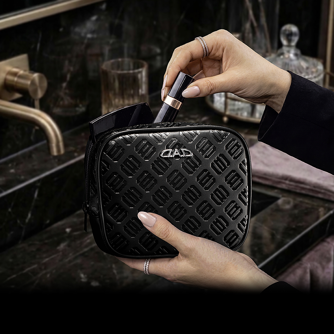 POUCH 【LE132】