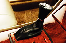 LUXURY LEATHER SHIFT KNOB