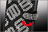 マグネットストッパー-マグネット内蔵ベルト採用によりスムーズに開閉することができます。